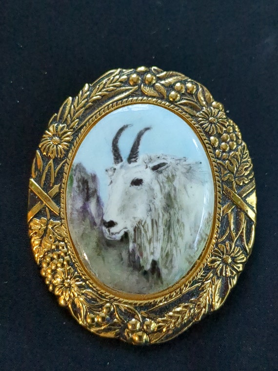 Mountain goat porcelain brooch pin
