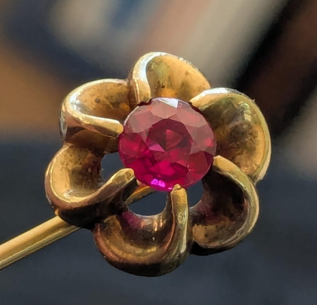 Antique Ruby or Garnet Mounted on an Un Marked Gold Stick Pin. - Etsy