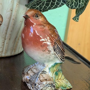 Vintage Robin Figurine: Signed Beswick