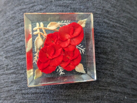 Lucite brooch pin with reverse carved red flowers - image 4