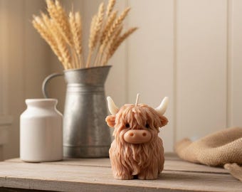 Baby Highland cow candle