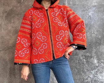 Bestickte Jacke, ethnische Jacke, Jacke mit Kapuze, rote Jacke, Hmong bestickte Jacke, einzigartige Jacke, Jacke für den Sommer