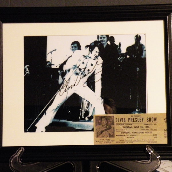Elvis Presley Autograph in Quality Framed Photo and ticket Reproduction Signed by the Legendary Solo artist Collectable