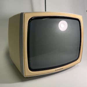 Vintage Telefunken 431.1 svartvit TV – 12-tums retro-TV – Design från arbetsplatsåldern – Elektronik från mitten av århundradet