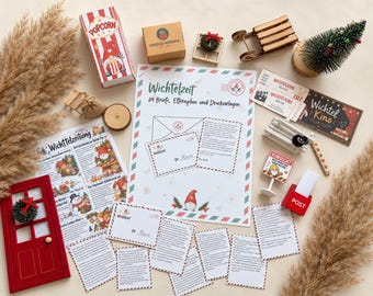 Könnte beinhalten: Ein Wichtel-Aktivitätsset mit einer Wichtelzeit-Anleitung, bedruckten Briefen, einer roten Miniaturtür, einer Popcornschachtel, einem Holzschlitten, einem kleinen Tannenbaum und verschiedenen dekorativen Zubehörteilen für die Weihnachtszeit.