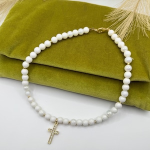 Choker met gekruiste parel – ketting met parelkralen | Sierlijke christelijke sieraden | Handgemaakte Faith-ketting cadeau voor haar | Verjaardagscadeau