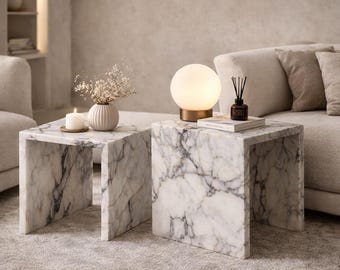 Mesa lateral feita à mão em mármore Calacatta Viola: Mesa de centro com pedestal