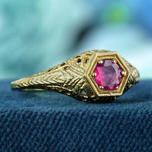 Filigree Ring in Natural Ruby Vintage Style, Solid Yellow Gold Jewelry, Elegant Statement Piece, Unique Gift for Her