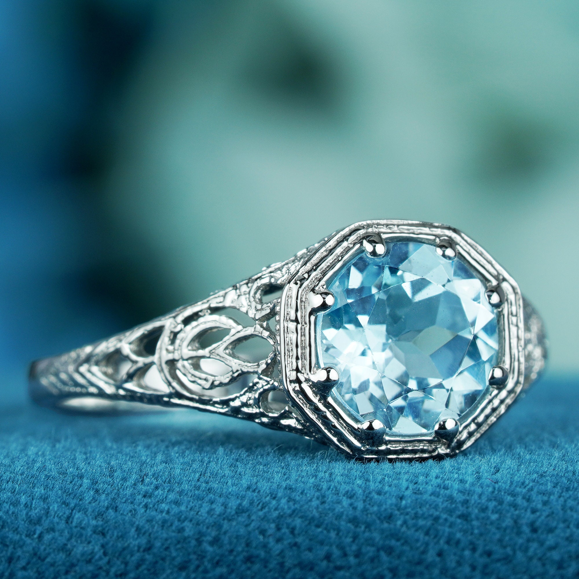 Anello Art Deco in argento sterling con topazio blu e marchesa