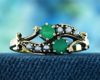 Natural Emerald and Pearl Duo Stone Ring in 9K Yellow Gold, Vintage Style