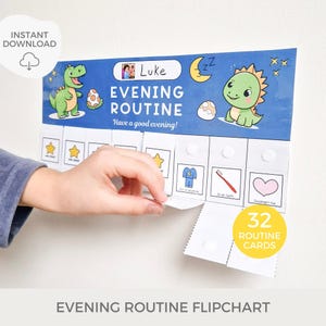Peut inclure: Un tableau de routine du soir bleu et jaune avec un dinosaure et une lune. Le tableau comporte 32 cartes vierges qui peuvent être utilisées pour créer une routine personnalisée. Le texte sur le tableau dit "Routine du soir" et "Passez une bonne soirée !"