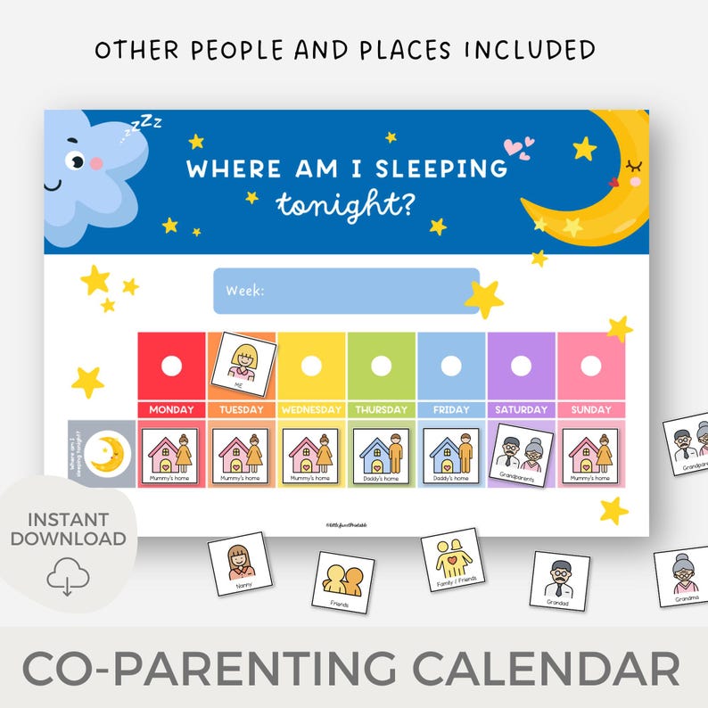 Pu&ograve; includere: Un calendario di co-genitorialit&agrave; colorato con sfondo blu e stelle. Il calendario ha uno spazio per ogni giorno della settimana e include icone per diverse localit&agrave;, come "Casa della mamma" e "Casa del pap&agrave;". Il testo "WHERE AM I SLEEPING tonight?" &egrave; in cima al calendario.