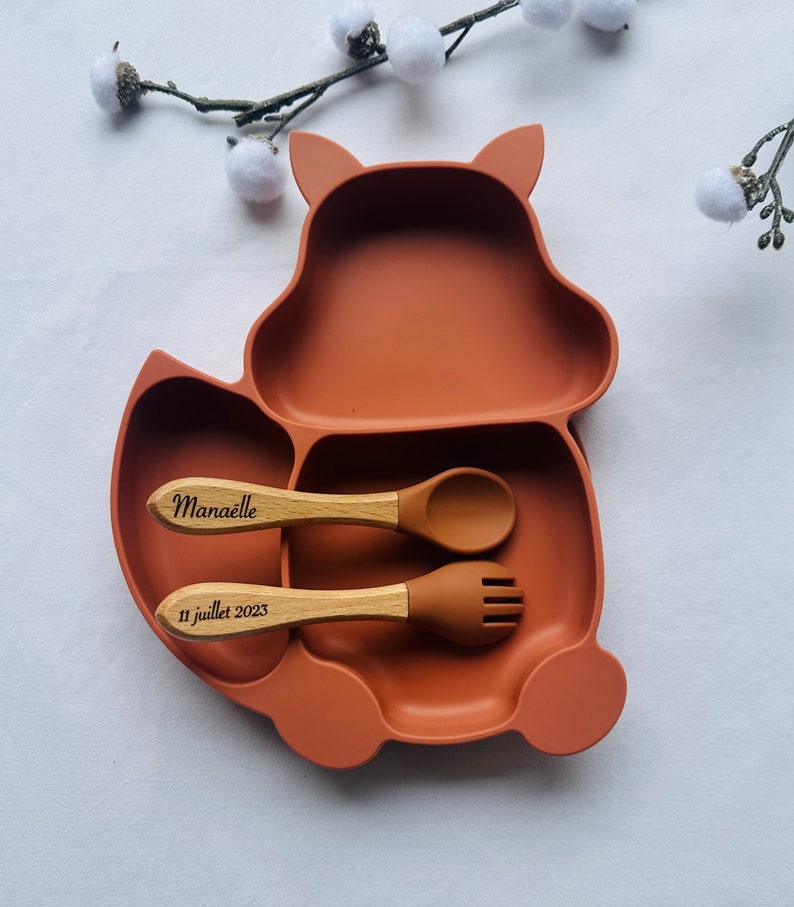 Set repas assiette et couverts pour enfant personnalisée couvert en bois cadeau de naissance noël assiette silicone bébé assiette bébé image 1