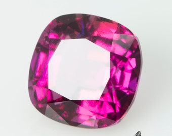 Cut stone - Red Beryl hydrothermal lab grown, facet Cushion 8x8mm 1.89-2.22ct