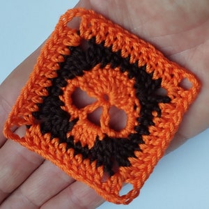 Modello base teschio quadrato della nonna all'uncinetto - Modello semplice all'uncinetto del quadrato della nonna per principianti, decorazioni per Halloween
