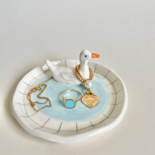 Plato de cerámica para anillos/joyas con diseño de estanque de patos / Regalo de compromiso / Regalo de cumpleaños / Hecho a mano en California.