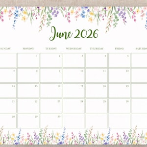 Puede incluir: Un calendario floral para junio de 2026. El fondo blanco presenta un borde floral en acuarela en tonos morados, amarillos y azules. Los días de la semana y las fechas están impresos en verde.