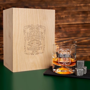 Personalisiertes Whisky-Set mit Premium-Whiskysteinen, geätzten Whiskygläsern und Holzkiste, benutzerdefiniertem Vatertagsgeschenk für Papa, Geschenk von Frau.