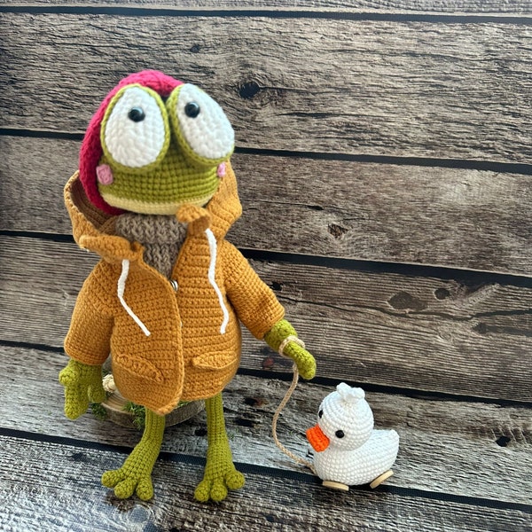Stuffed Hugo frog in yellow raincoat, Crochet autumn raincoat outfit for froggy, Amigurumi finished frog plushie, Granddaughter Gift