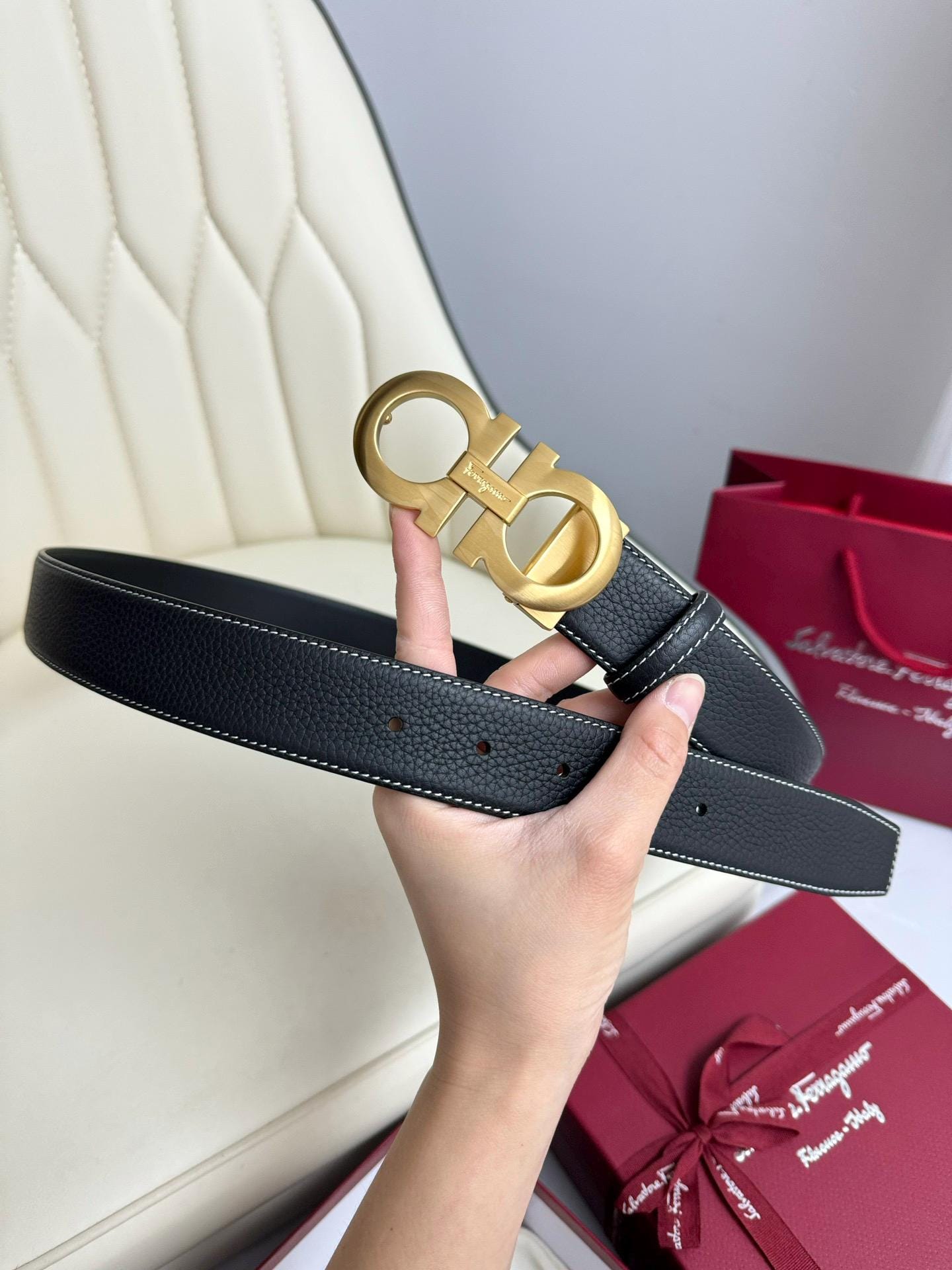 フェラガモ　黒レザーベルト ゴールドバックル付き Ferragamo belt - Etsy 日本