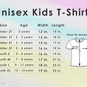 K&ouml;nnte beinhalten: Gr&ouml;&szlig;entabelle f&uuml;r Unisex-Kinder-T-Shirts, die Gr&ouml;&szlig;en von Toddler 2T bis Youth XL mit den entsprechenden Altersangaben, Breite und L&auml;nge in Zoll zeigt.