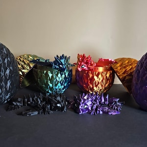 Drachen Deko Eier im Set mit Tiny Wyvern Deko Drache. Perfekt für die Osterdekoration. Wiederverschließbar. Artikelnummer: 034
