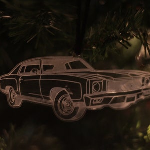 手作りの第一世代シボレー モンテカルロ クリスマス オーナメント – 車愛好家に最適