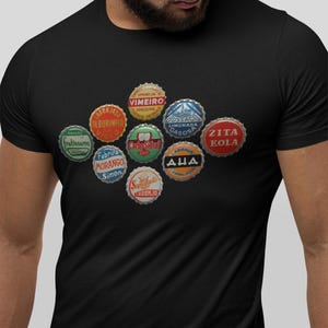 Tampas de garrafa de refrigerante vintage Portugal. Camiseta Premium Unissex com Gola Redonda.