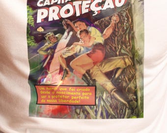CAPITÃO PROTEÇÃ0! Premium Unisex Crewneck T-shirt.