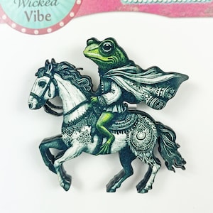 Knight Frog Brooch – Whimsical Medieval Fantasy Pin by ChromaExpressives