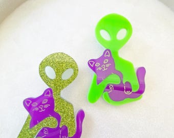Glow in the Dark Alien Cat Brooch: Laser-Cut Acrylic Jewelry