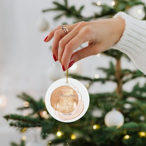 Primo Natale personalizzato nella nostra nuova casa, decorazione in ceramica per l&#39;albero di Natale, ricordo di Natale, decorazione natalizia personalizzata