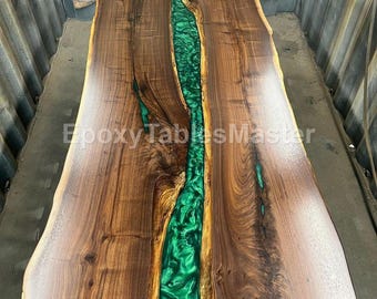 Handgemaakte Green Epoxy River-tafel: acaciahout met geperforeerde randen, op maat gemaakt eetkamertafelblad van hars