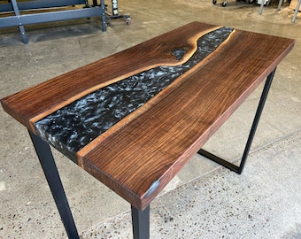 Live Edge Black Epoxy River-tafelblad: op maat gemaakt hout en hars