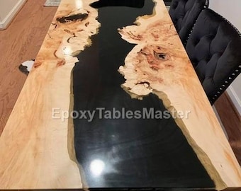 Custom Black Epoxy River-tafelblad: eettafel met live edge houthars