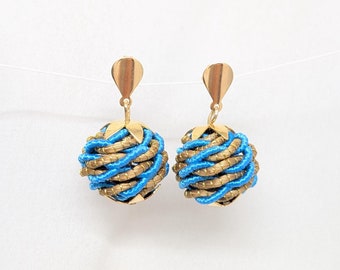 Gold braided vegetable ball earrings with golden capim, 6 colors, SLOWECO PARADISE, Original ecological and ethical sphere gift, Sustainable trade