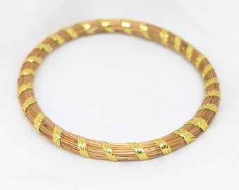Sloweco ATENAS capim dourado vegetable gold hoop bracelet, original gift, handmade, ecological and elegant jewelry, mid-length bracelet, Brazil