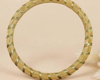 Brazalete aro oro vegetal capim dourado SLOWECO ATENAS, Regalo original, Joya artesanal, ecológica, pulsera midimalista. Diámetro 6,5cm