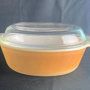 Vintage Anchor Hocking Fire King Peach Lustre 1.5qt Covered Casserole Dish