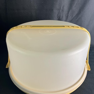 Vintage Tupperware Cake Taker: Harvest Gold Carrier, Locking Lid