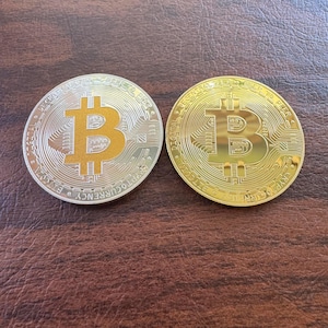 Bitcoin Gold & Silver Collectors Coins Set of 2, Crypto Memorabilia, Gift for Bitcoin Enthusiasts, Limited Edition Cryptocurrency Tokens