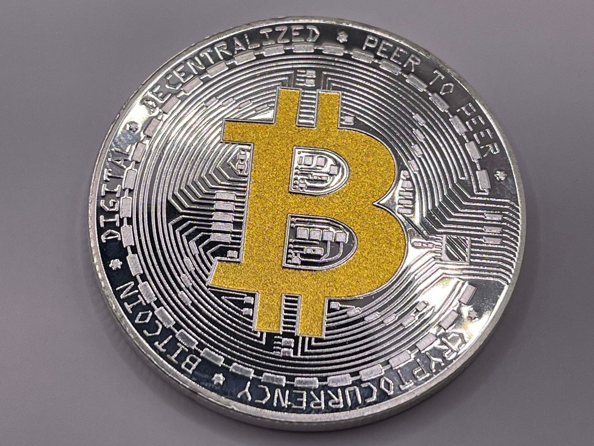 Limited Edition Silver and Gold Bitcoin Collectible, Dual-tone BTC Coin for  Display, Perfect Gift for Blockchain Admirers - Etsy