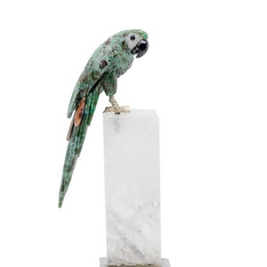 Escultura de arara artesanal requintada, estatueta de pássaro de pedra serpentina e cristal, decoração de casa elegante, presente exclusivo para amantes da vida selvagem