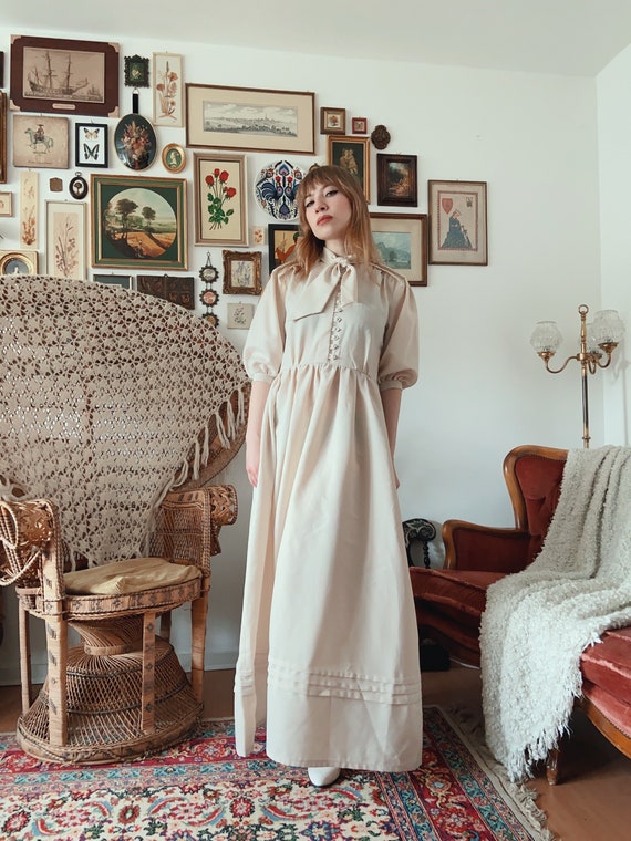 1970s Beige Milkmaid Maxi Dress with Puff Sleeves… - image 2