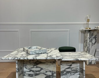 Table basse carrée en marbre blanc arabescato gigognes carrées arabescato travertin table basse design marbre blanc gris
