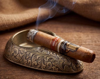 Cigar Ashtray Vintage Embossed Design – Retro Man Cave Decor, Father's Day Gift, Gift for Him