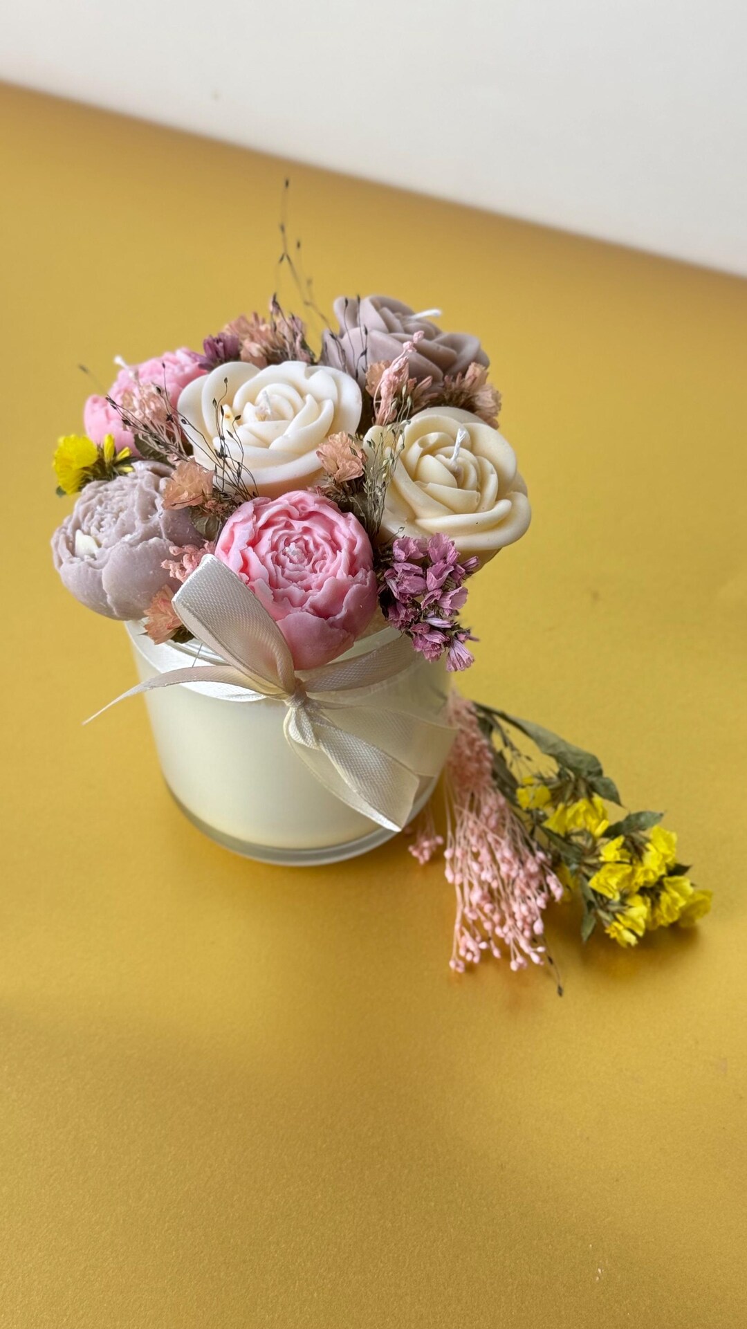 Floral Bouquet Candle main image 1