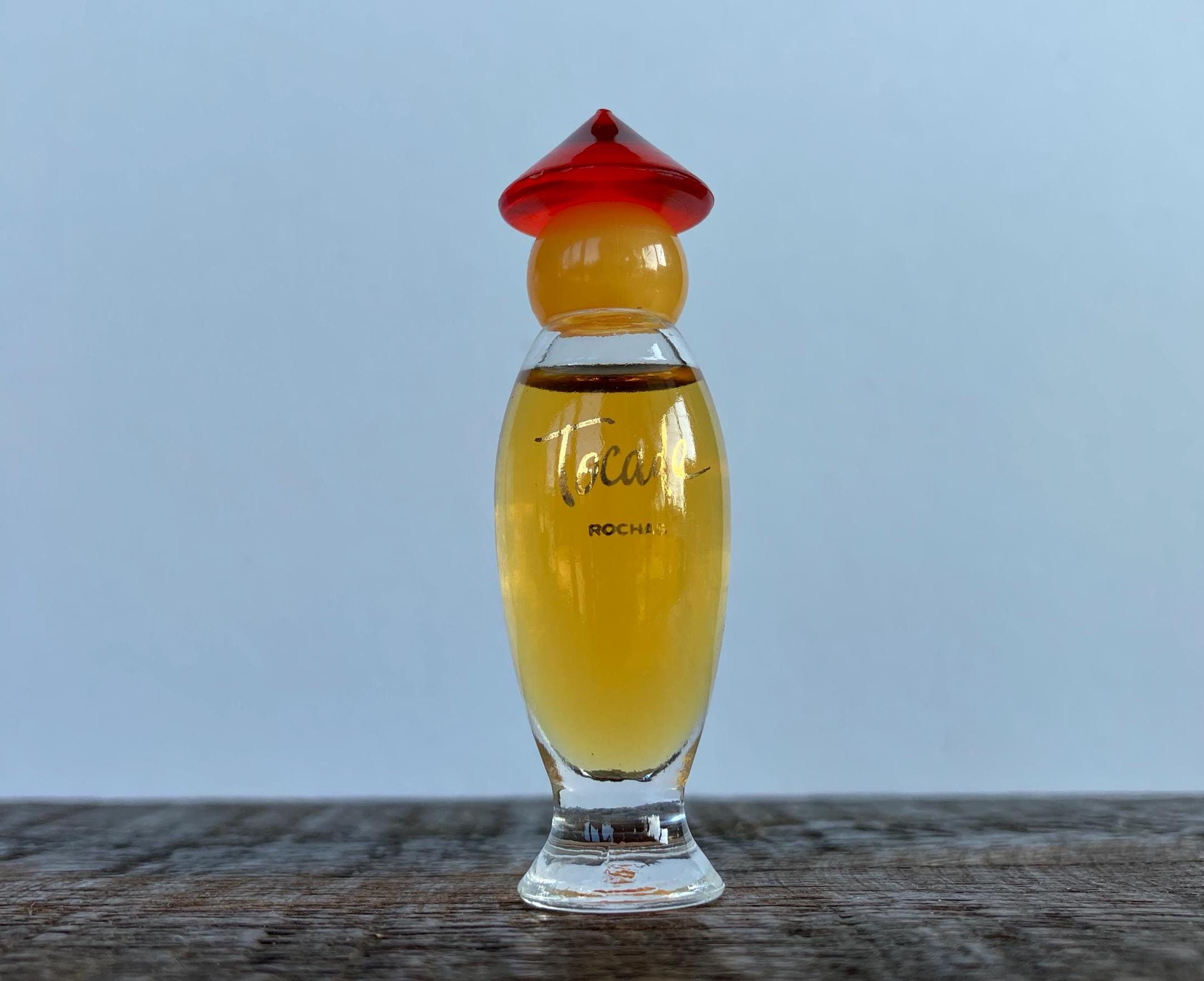 Broche Vintage Rochas Tocade - Parfum Rare En Métal Doré Et Résine Orange - État Parfait