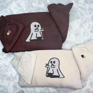 Felpa con coppia di fantasmi ricamata: felpe abbinate per Halloween immagine 5