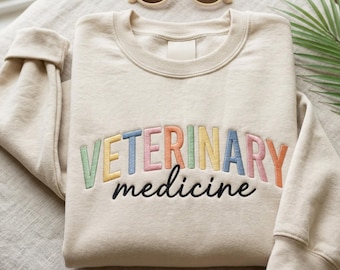 Sudadera bordada de medicina veterinaria, camisa floral de técnico veterinario